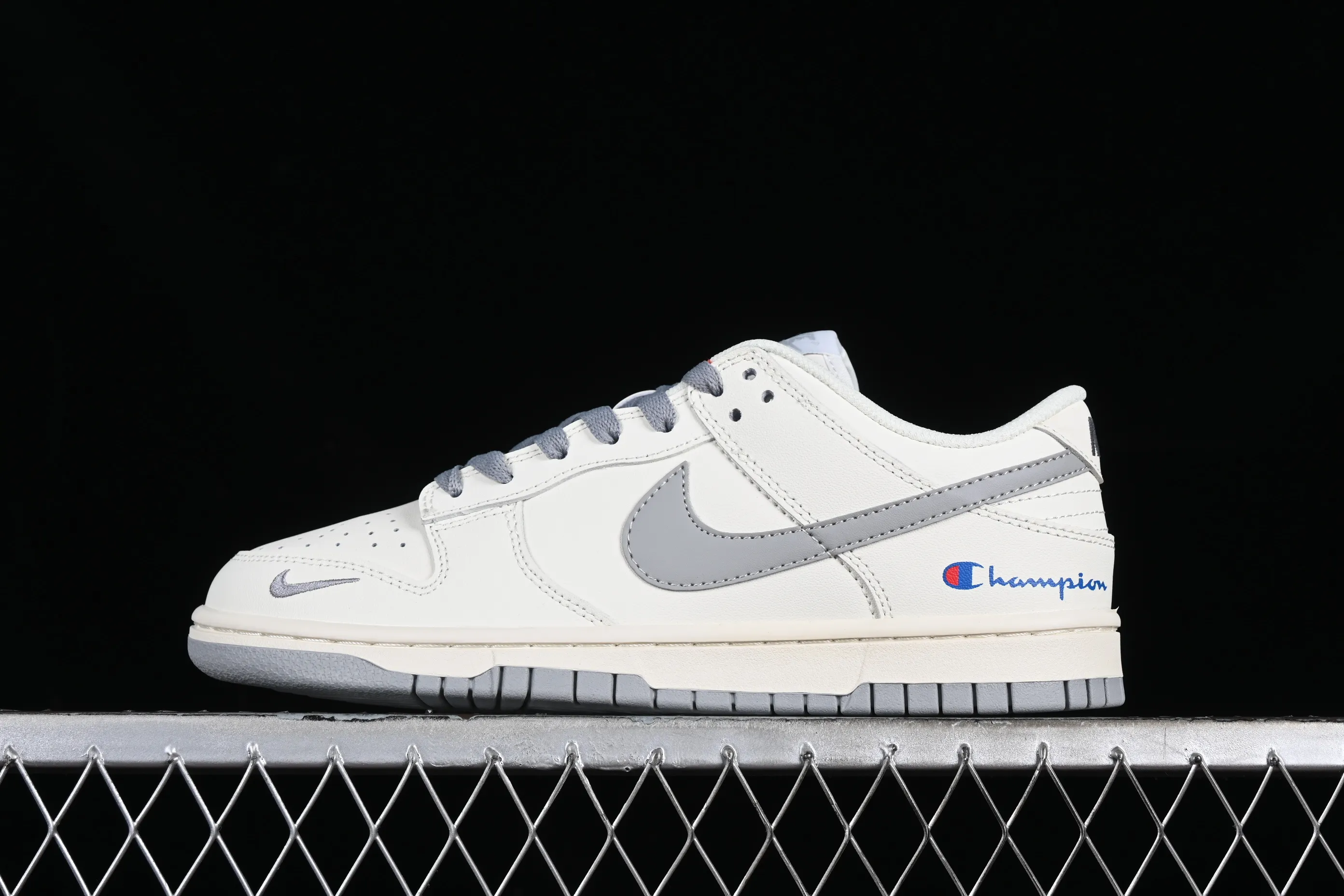 All categories Nk SB Dunk Series Nk SB Dunk Low High-end customized low-top sneakers Nk SB Dunk Low SB low-top sports and leisure sneakers XH1733-001